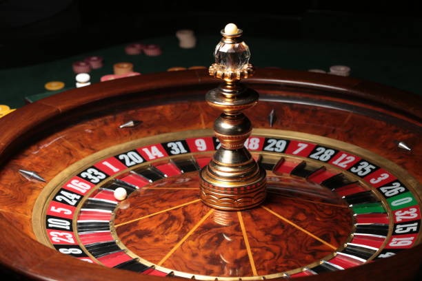 Ilustrasi sistem tier VIP dan kalender promosi buyspin88 untuk pengguna Mahjong Ways 2